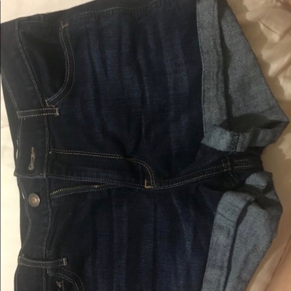 2 items Hollister short shorts - Picture 2 of 5